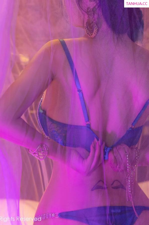 允薾  [XiuRen秀人网]高清写真图 2021.11.19 No.4243 允薾第34张图片